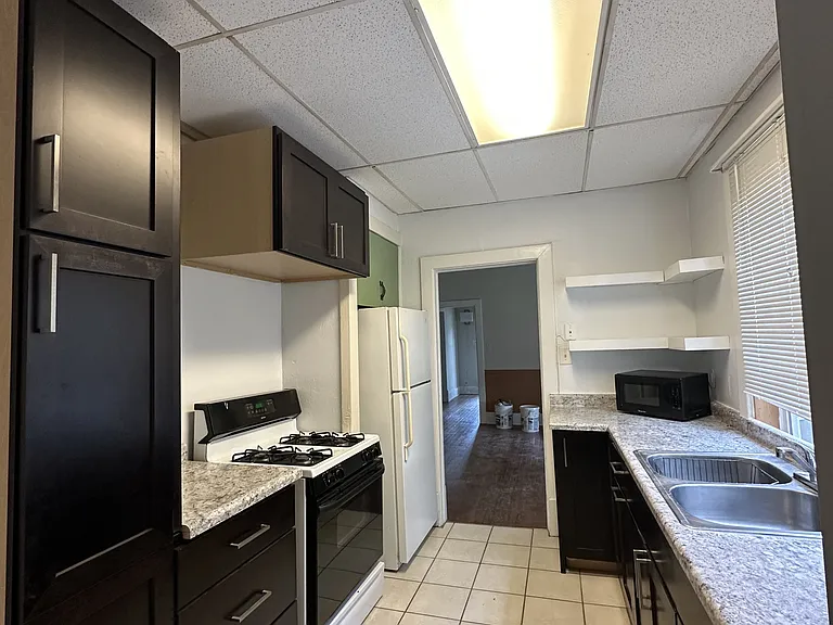 501 W Green St #2 — Photo 6