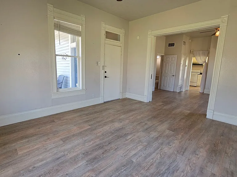 145 N Kealy St — Photo 6
