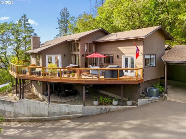 370 Wild Fern Dr, Winchester, OR 97495