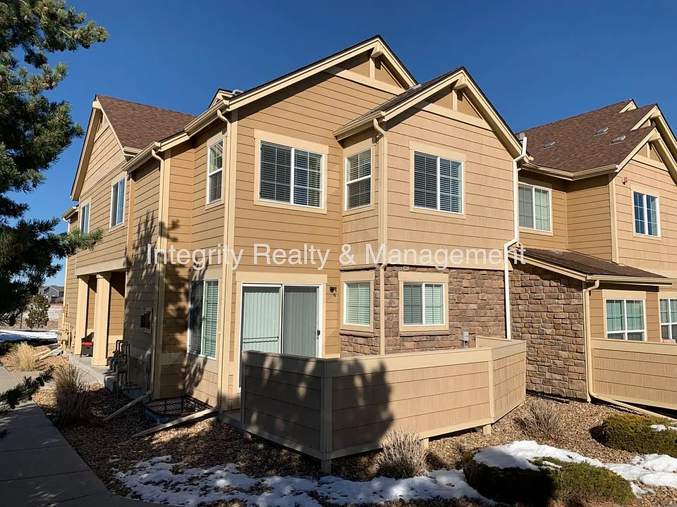 2695 Cutters Cir #106