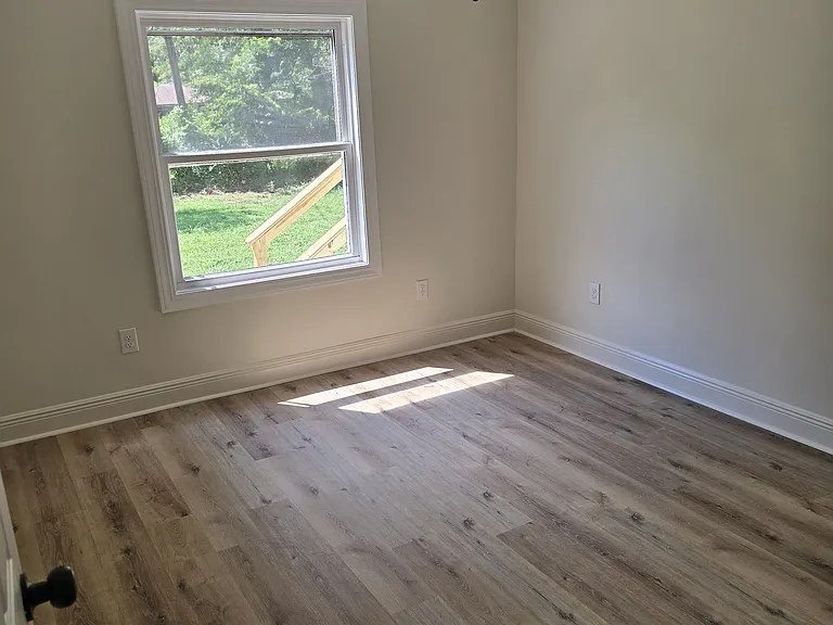 171 N 28th Ave — Photo 3