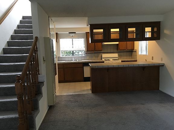 2nd image of 17023 S Vermont Ave APT 3
