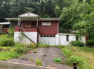 344 Frazier Run Rd, Wheeling, WV 26003