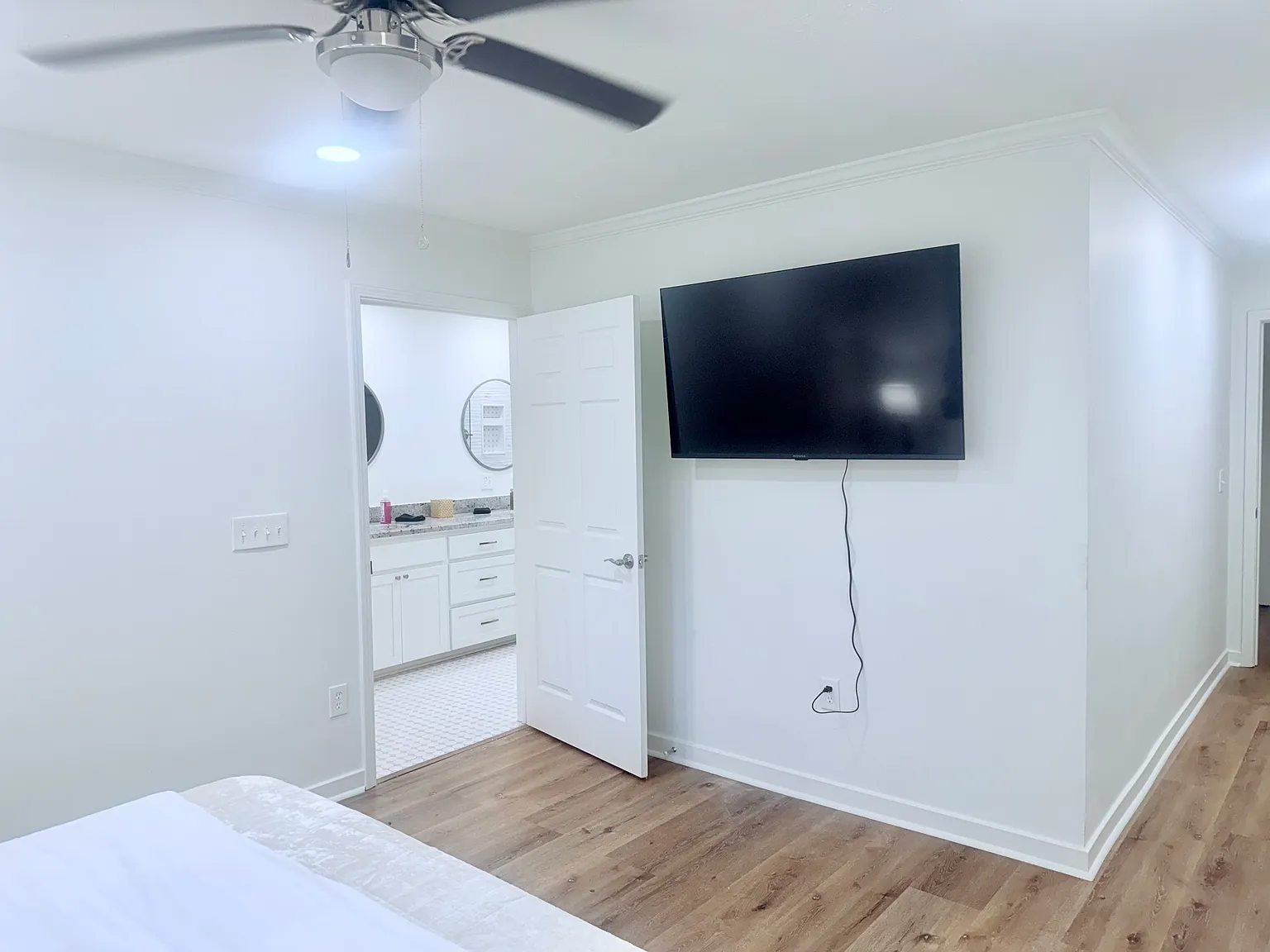 4 bed, 2272 sqft, $7,500 — Photo 4