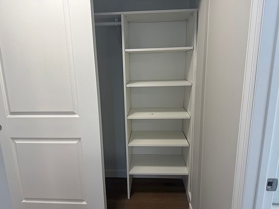 5th image of 400 Park Pl APT 1F