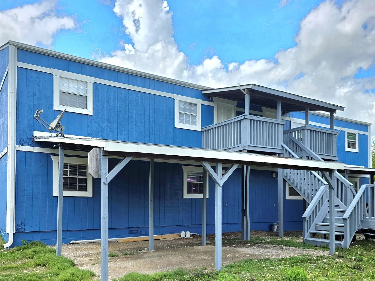 2 bed, 2.0 bath, 4216 sqft, $950 — Photo 1