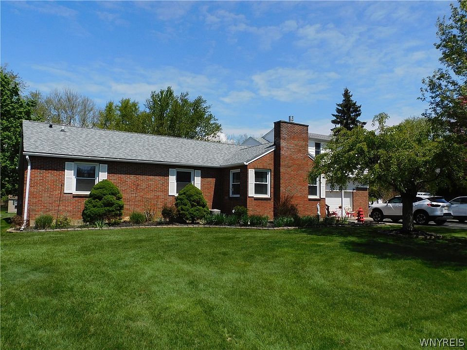 2nd image of 720 Fisher Rd