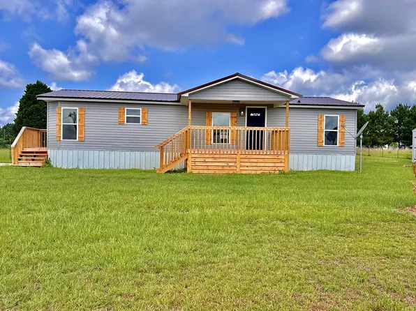 133 Peach Dr, Headland, AL 36345