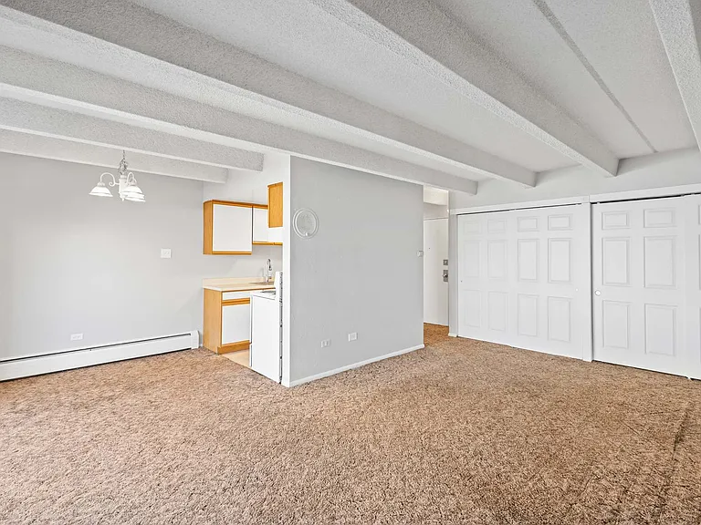 1640 N Detroit St — Photo 11