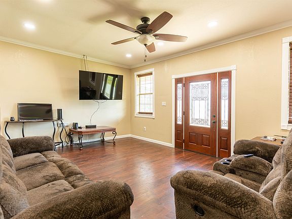 3rd image of 7593 Gardenia Rd
