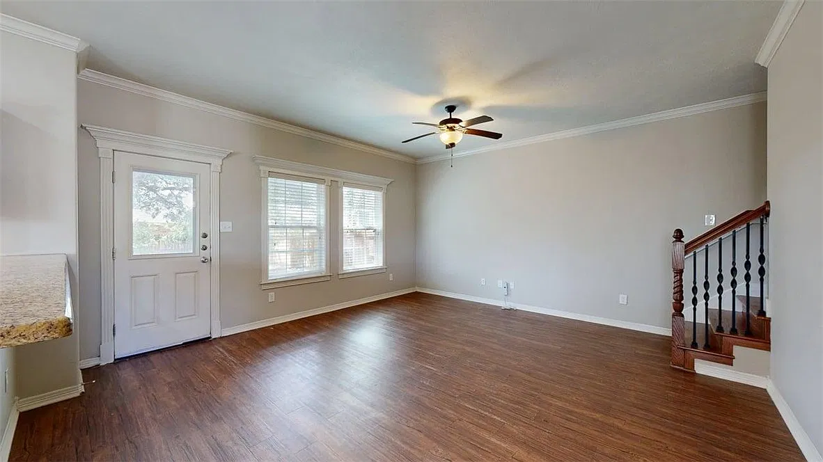 5 bed, 4.5 bath, 2073 sqft, $3,350 — Photo 2