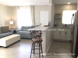 1887 Hyde Park St APT 8, Sarasota, FL 34239