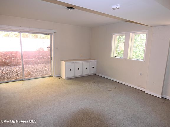5th image of 431 Sleepy Hollow Dr