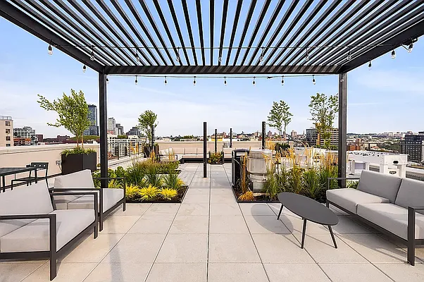 Rented by Watermark Capital Management LLC | media 12