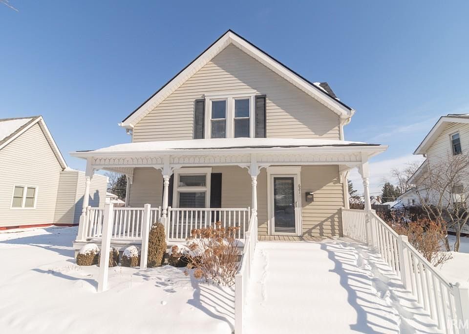 1st image of 621 N State St