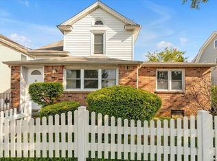 169 Jackson Ave, Mineola, NY 11501