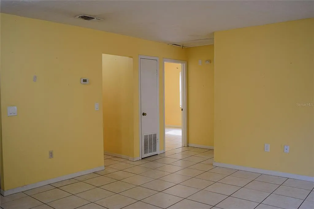 2 bed, 1.0 bath, 823 sqft, $1,200 — Photo 4