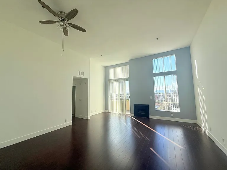 Perfectly situated 2 bedroom and 2 bathroom ! — Photo 59