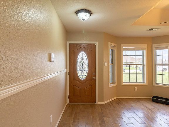 5th image of 4409 Hank Dr