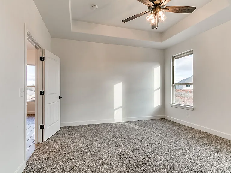 1901 Hollow Crest Ct — Photo 32