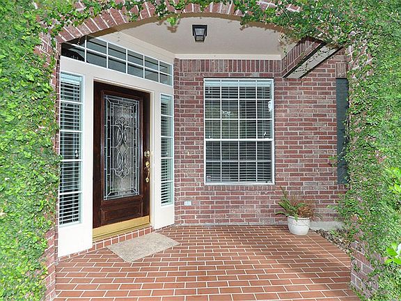 2nd image of 5223 Maple Hill Trl