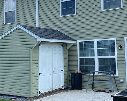 4th image of 457-471 Lantern Ln