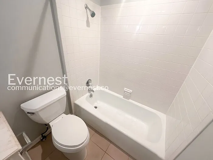 9805 N Wayne Ave — Photo 15