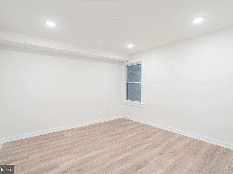 1517 Green St #2 — Photo 11