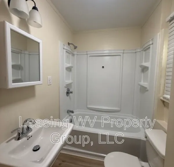 1319 Payne Ave — Photo 7