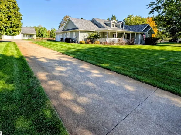 420 W Broomfield Rd, Mount Pleasant, MI 48858