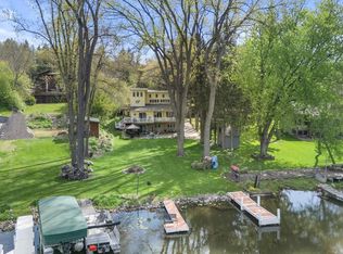 S108W34703 Jacks Bay Rd, Mukwonago, WI 53149