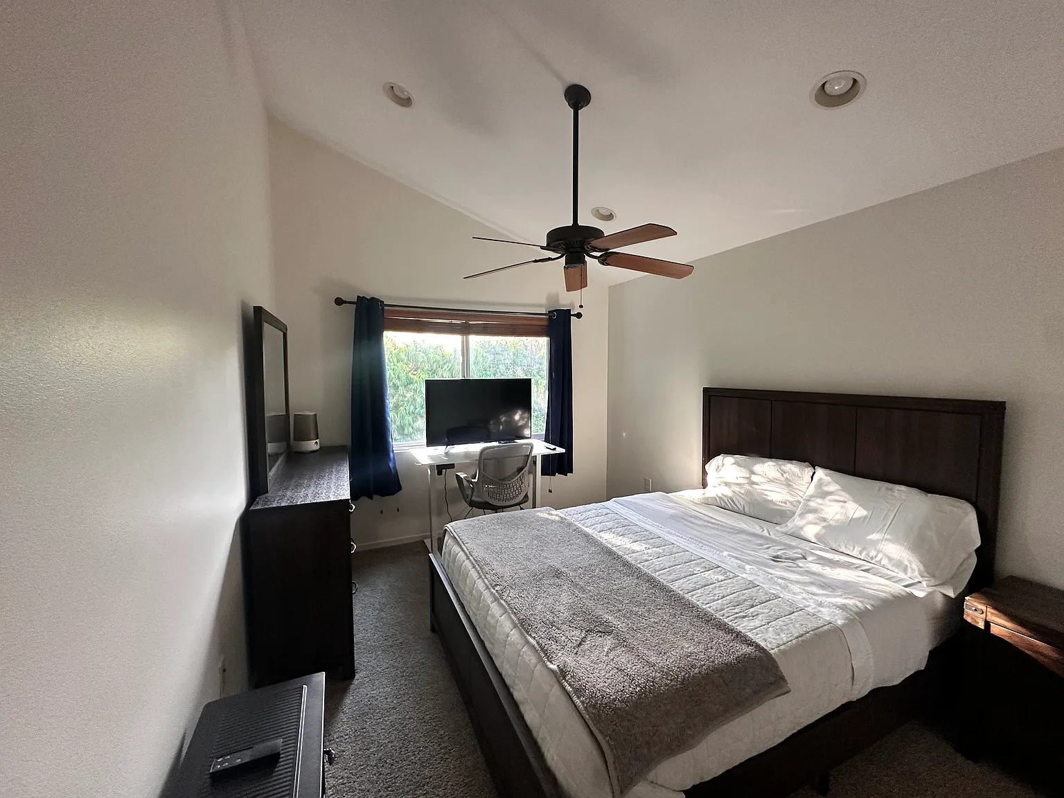3 bed, 2593 sqft, $1,340 — Photo 1
