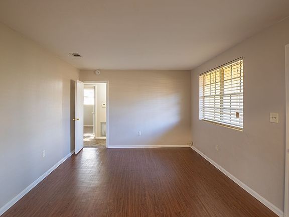 5th image of 1059 Glynlea Rd