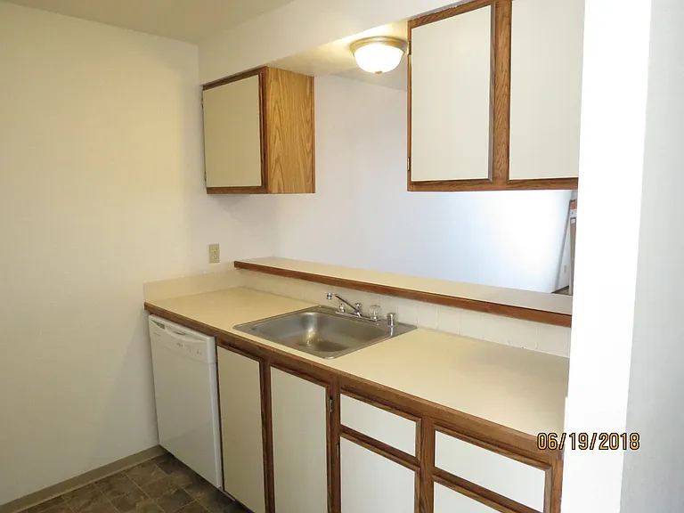 Hart Terrace Apartments — Photo 11
