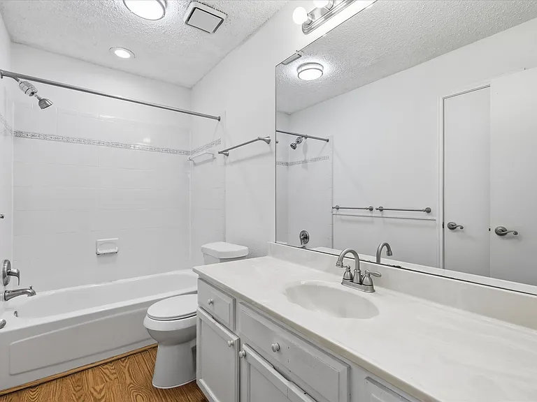 559 Lee Dr — Photo 12