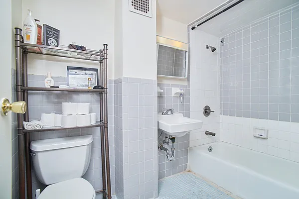 Rented by Compass | media 11