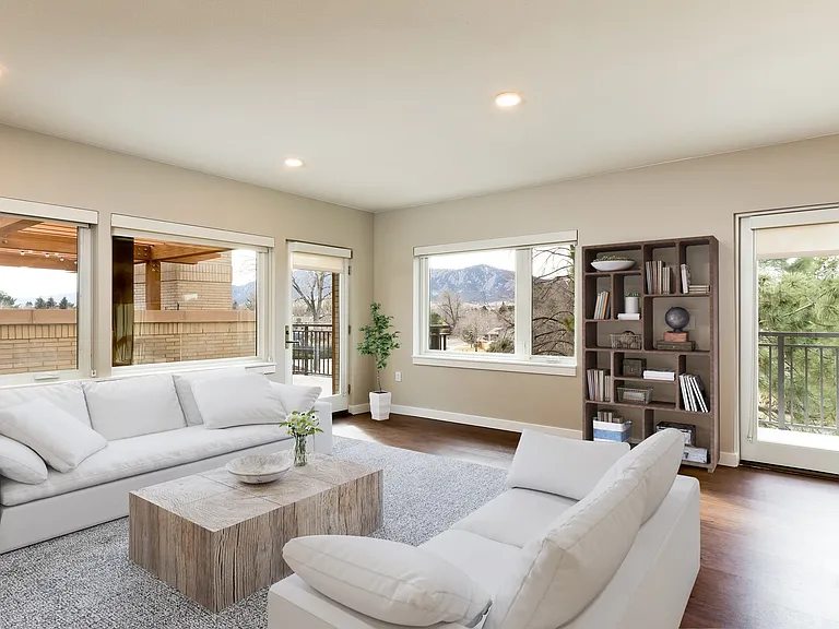 Choose froms homes featuring large patios, balconies, fireplaces and sweeping views