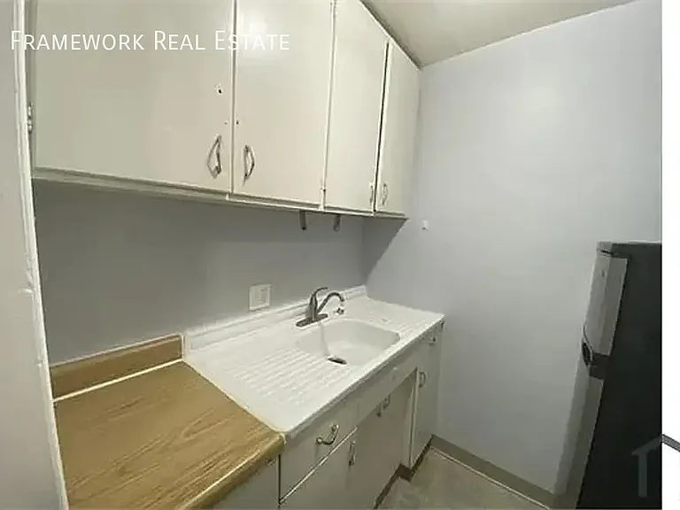 1356-1376 Zephyr St #1376 — Photo 5