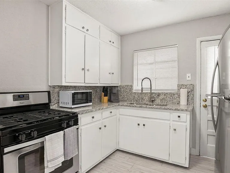 10337 Joaquin Dr — Photo 1