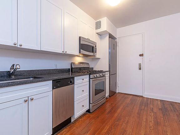 4th image of 60 9th St #527