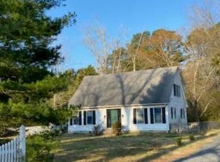 20 Holly St, Onancock, VA 23417