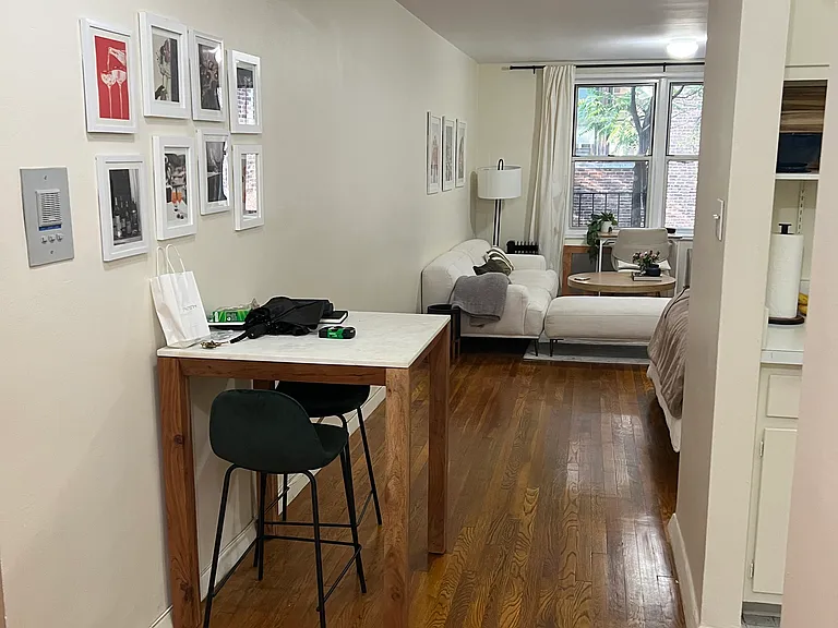 231 W 25th St #4B — Photo 7