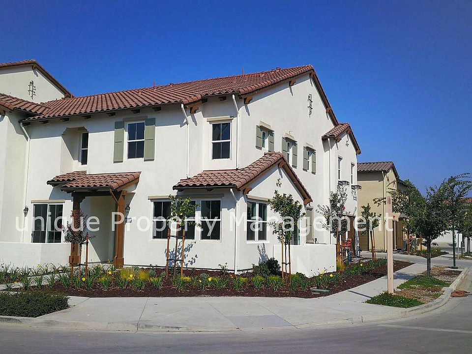 2nd image of 3035 Blackberry Ave