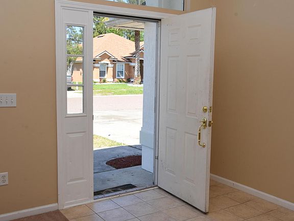3rd image of 2495 Coachman Lakes Dr