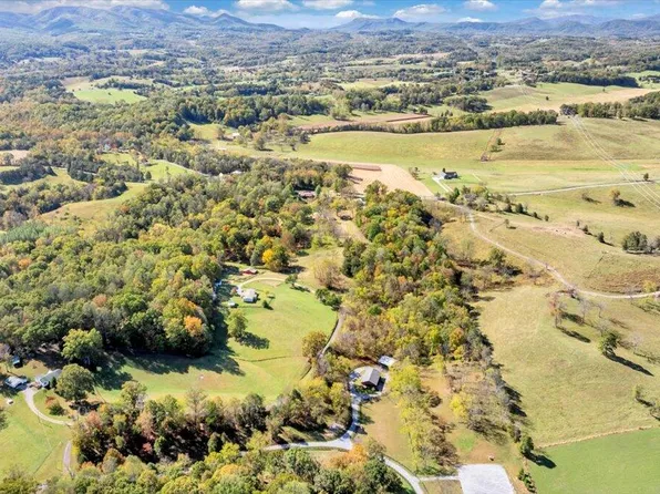 3770 Blue Ridge Tpke, Fincastle, VA 24090