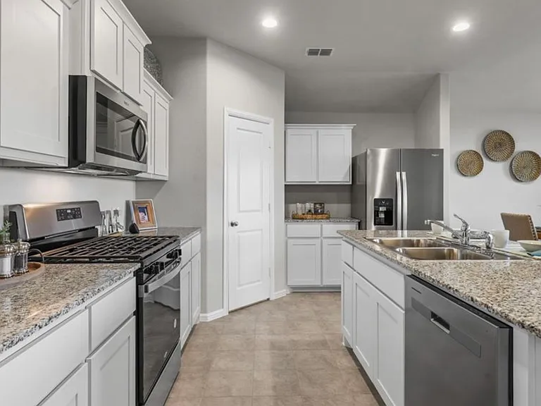 205 Olympia Marble Dr — Photo 3