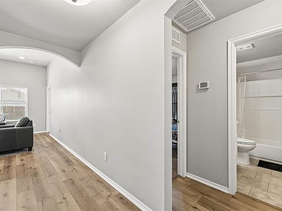 5th image of 1252 SW 159th Ter
