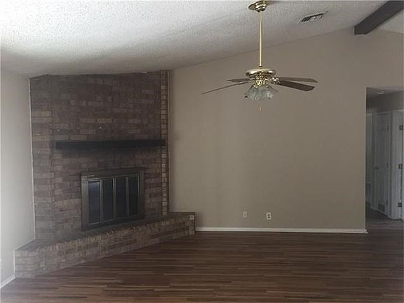 4th image of 2318 Bunker Hill Dr
