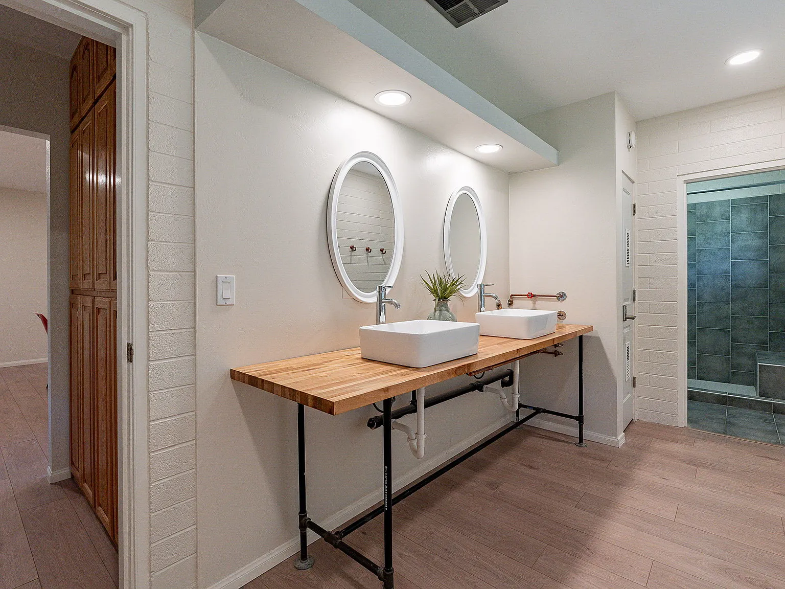 Studio, 725 sqft, $1,475 — Photo 4