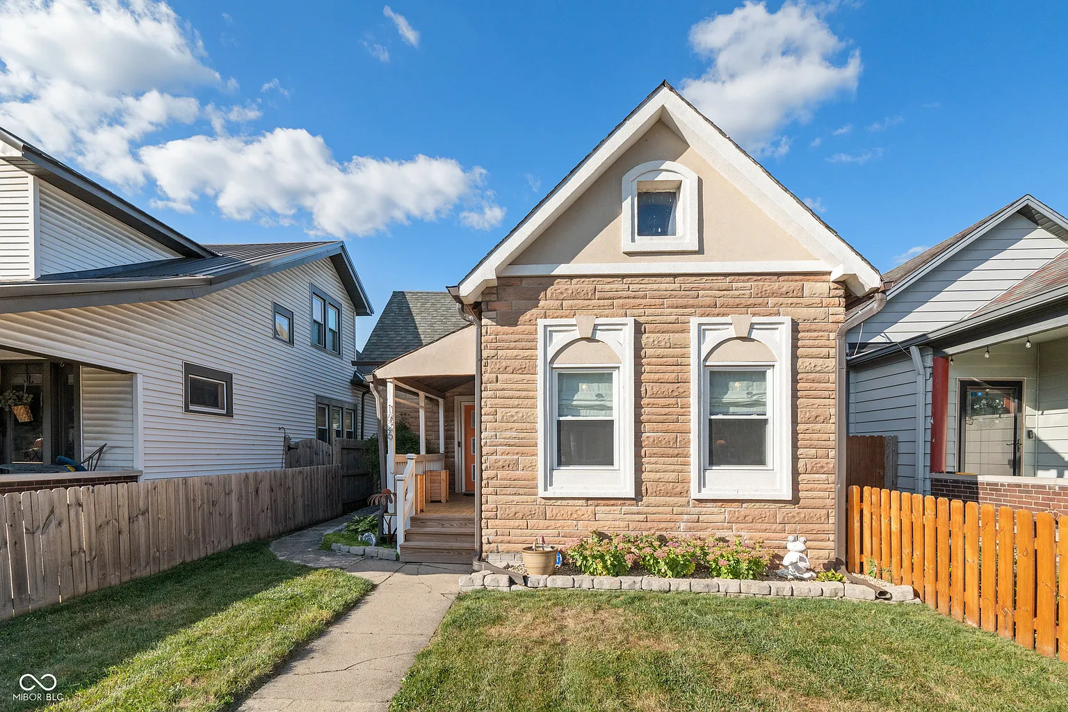1626 Lexington Ave photo 1